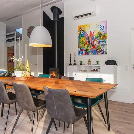 別荘 4 Star Holiday Home In Glesborg *