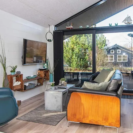 4 Star Holiday Home In Glesborg 別荘
