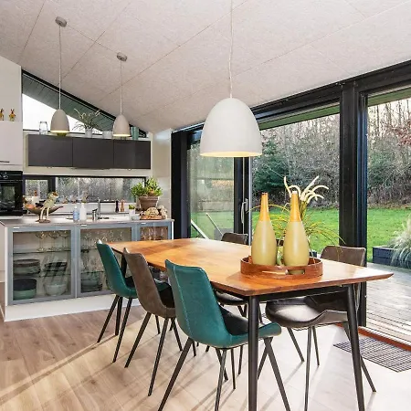4 Star Holiday Home In Glesborg *