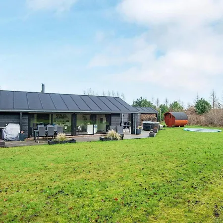 4 Star Holiday Home In Glesborg